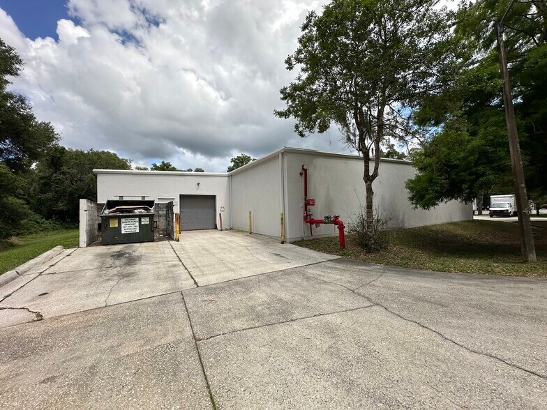 More Photos Of 1631 S State Road 15A, Deland Showroom For Sale