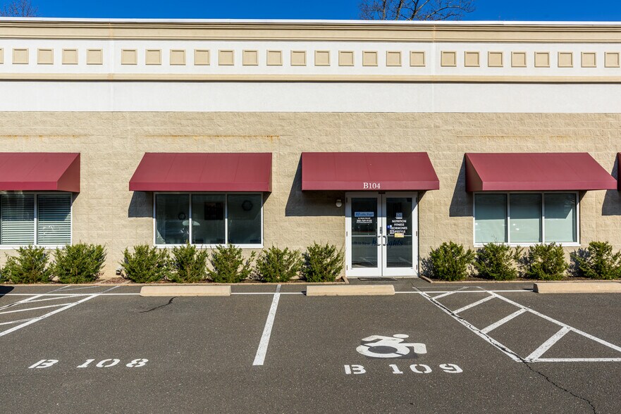 More Photos Of 100 Corporate Dr, Trumbull Office For Sale