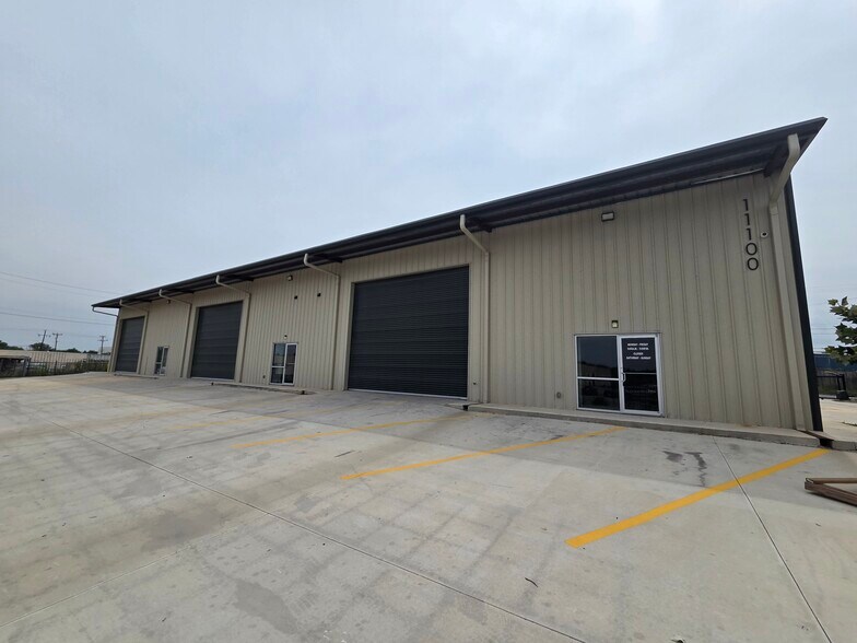 More Photos Of 11100 Osgood Dr, San Antonio Industrial For Lease