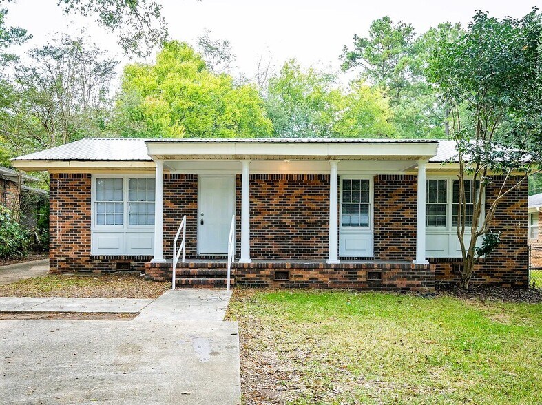 More Photos Of 5027 Lapine Dr, Adamsville Specialty For Sale