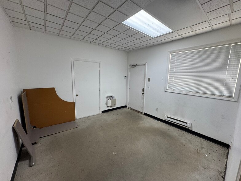 More Photos Of 19336 Goddard Ranch Ct, Morrison Light Manufacturing For Lease