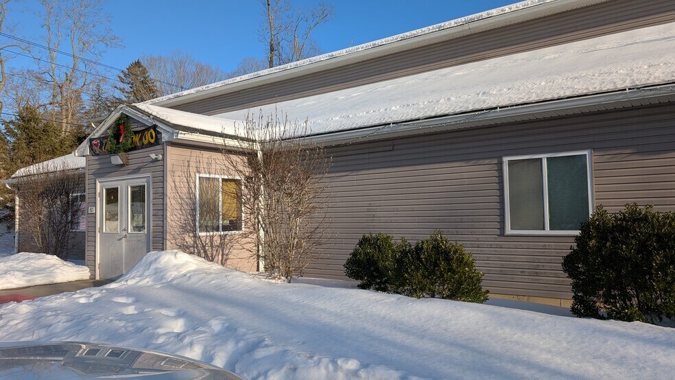 More Photos Of 50 Parum Rd, Colchester Storefront Retail Office For Sale