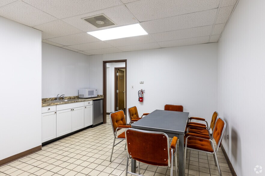 More Photos Of 40 Brunswick Ave, Edison Warehouse For Sale