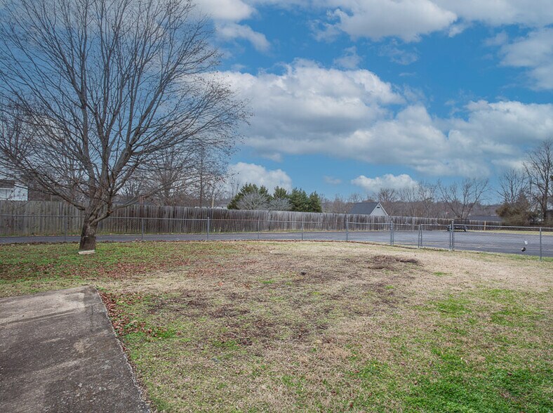 More Photos Of 510 Rosebank Ave, Nashville Schools For Lease