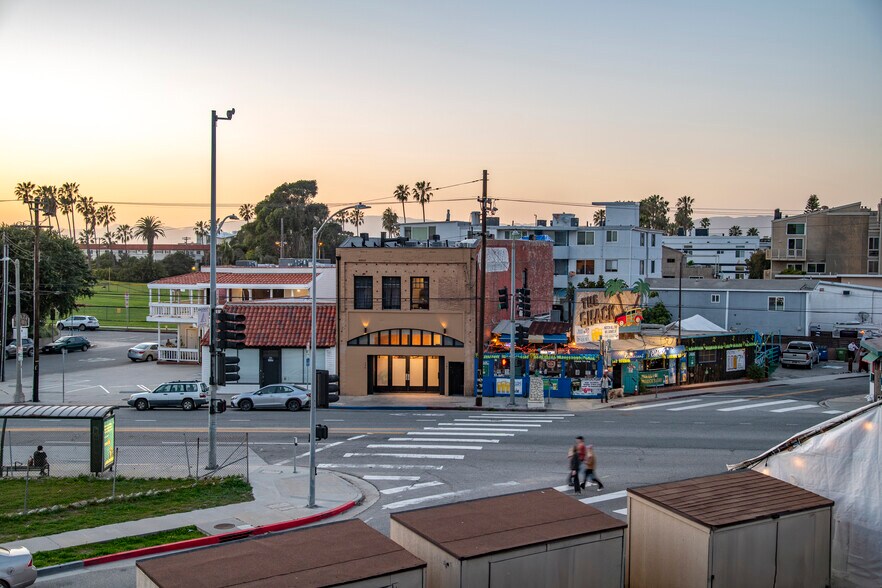 More Photos Of 179-181 Culver Blvd, Playa Del Rey Office Residential For Sale