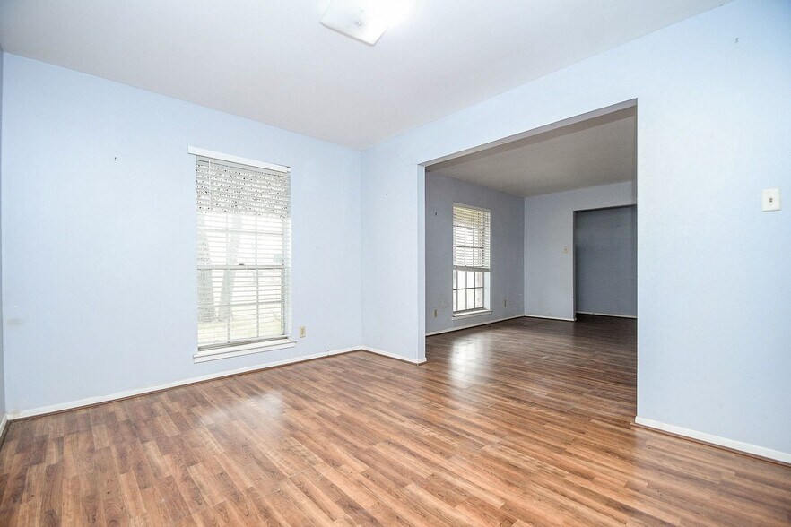 More Photos Of 11602 Dover St, Houston Flex For Lease