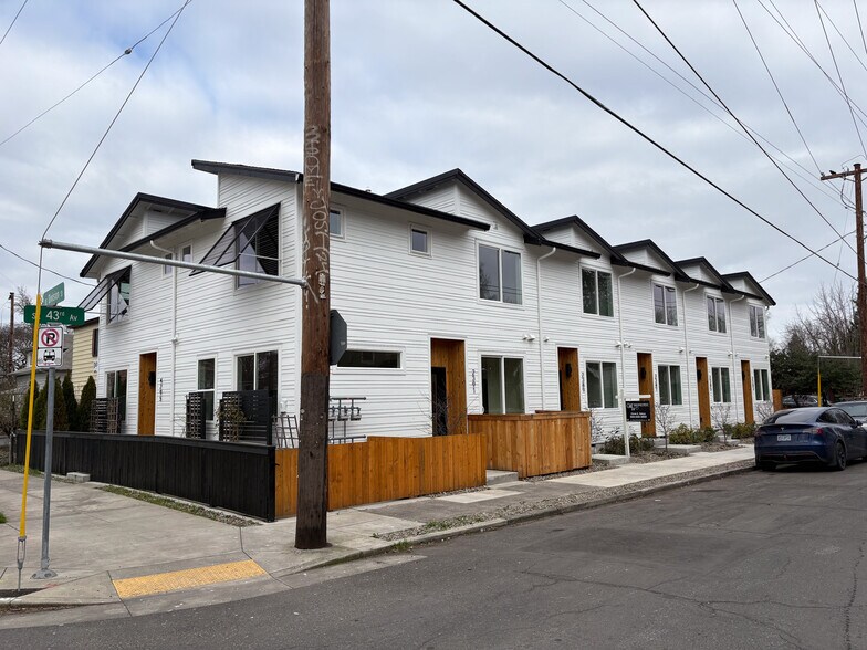 Primary Photo Of 2387 SE 43rd Ave, Portland Multifamily For Sale