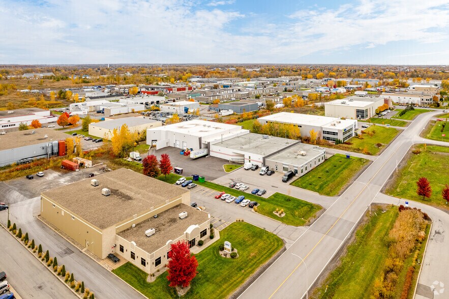 More Photos Of 275 Av Liberté, Candiac Warehouse For Sale