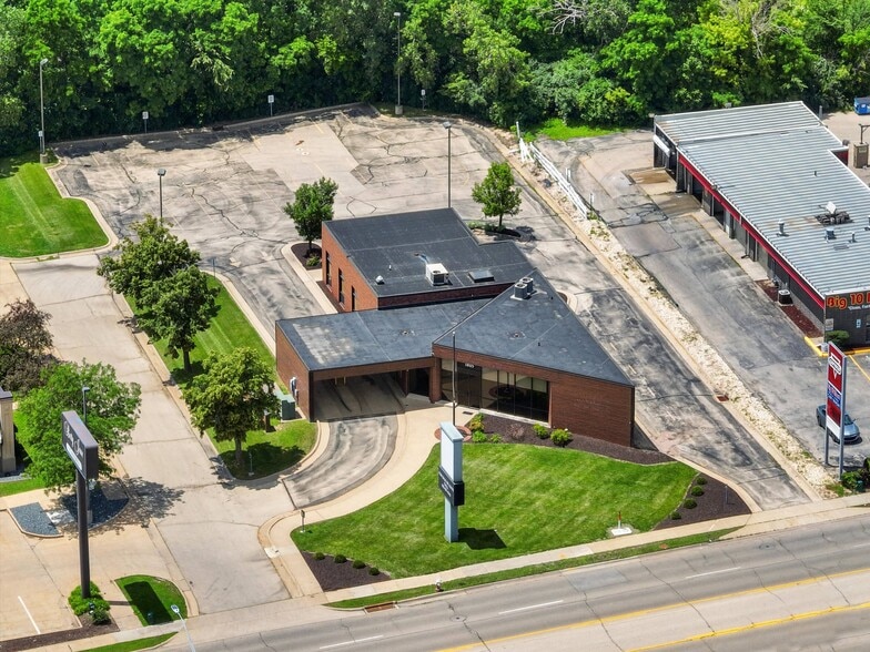 More Photos Of 1805 John F Kennedy Rd, Dubuque Freestanding For Sale