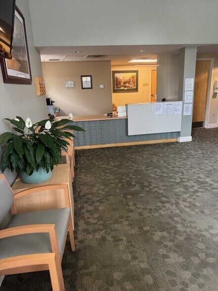 More Photos Of 160 East Ave, Lockport Medical For Lease