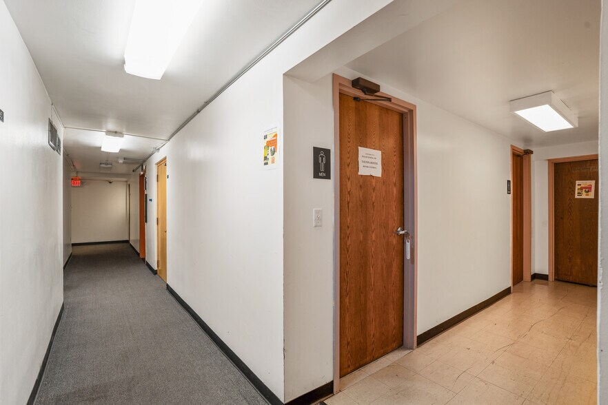 More Photos Of 6032-6040 W Lisbon Ave, Milwaukee Office For Sale