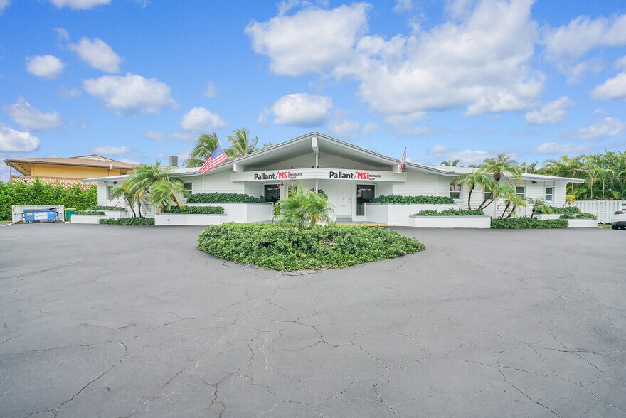 Primary Photo Of 1800 NE 26th St, Wilton Manors Medical For Lease