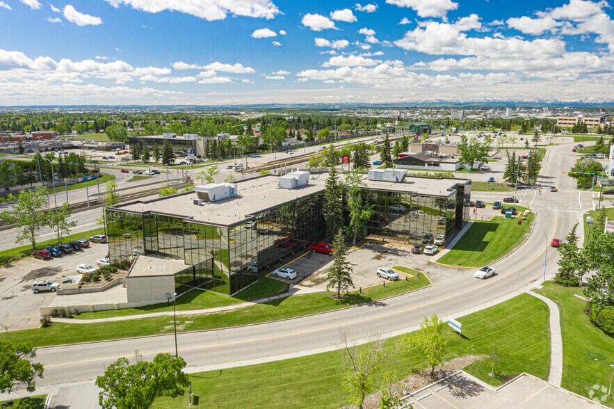 More Photos Of 2912 Memorial Dr SE, Calgary Office For Lease