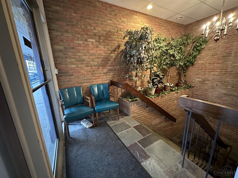 More Photos Of 2010-2040 Anderson Ferry Rd, Cincinnati Unknown For Lease