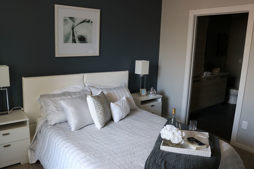 More Photos Of 100 Aqua Way, Newport Apartments For Lease