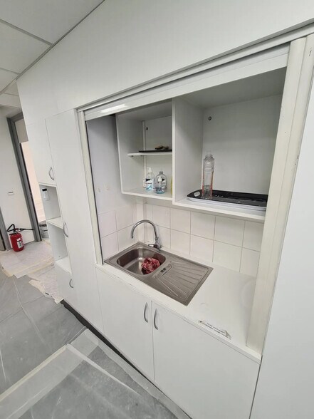 More Photos Of , Paris Office For Sale