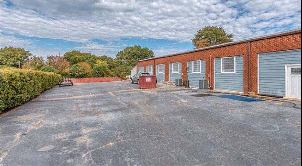 More Photos Of 116 Massey St, Fort Mill Flex For Sale