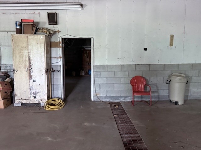 More Photos Of 438 Peek St, Schenectady Specialty For Sale