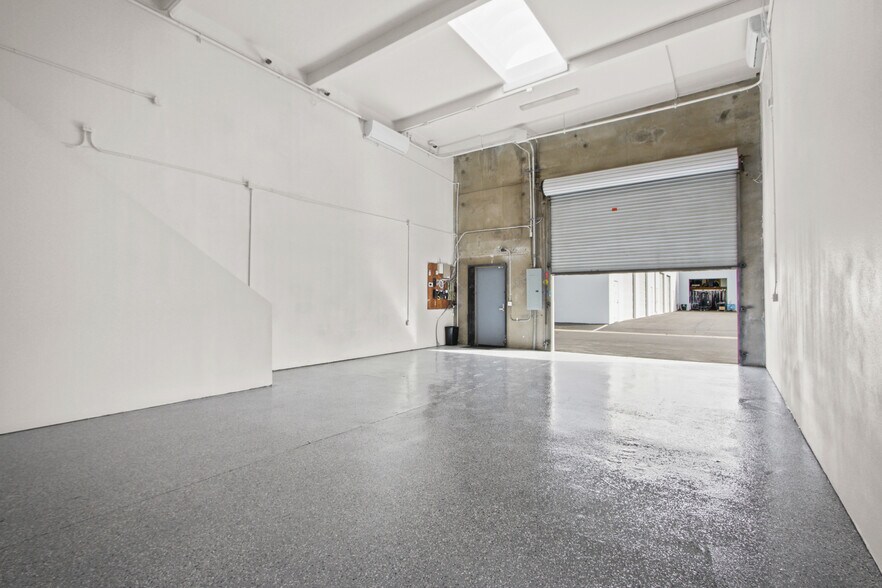 More Photos Of 1240 N Jefferson St, Anaheim Warehouse For Sale