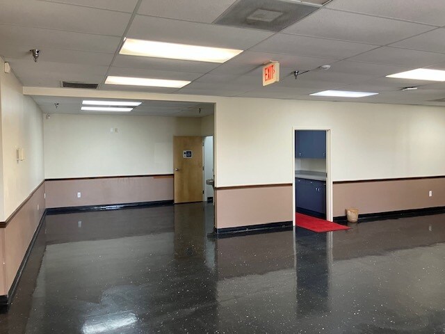 More Photos Of 4612 N 56th St, Tampa Research And Development For Lease