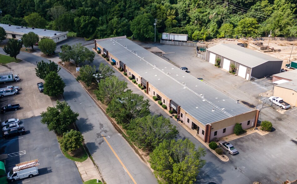 More Photos Of 1300 Westpark Dr, Little Rock General Retail For Lease
