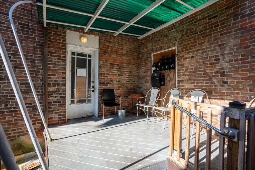 More Photos Of 250-252 Xenia Ave, Yellow Springs Storefront Retail Residential For Sale