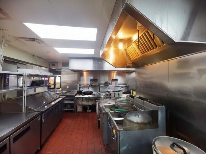 More Photos Of 5854 Highway 6 N, Houston Freestanding For Lease