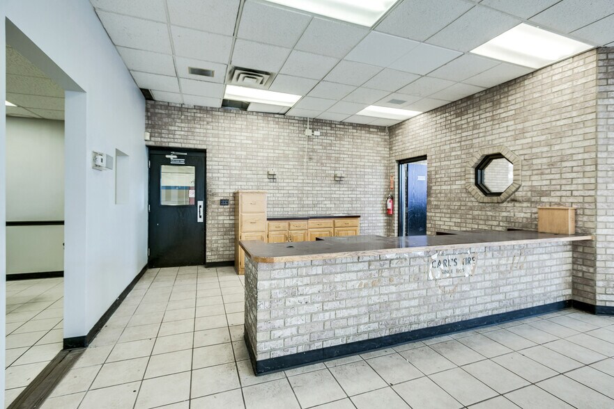 More Photos Of 5500 W Broadway Ave, Minneapolis Storefront Retail Office For Sale