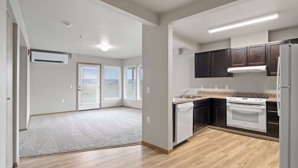 More Photos Of 215 University Dr, Richland Apartments For Sale