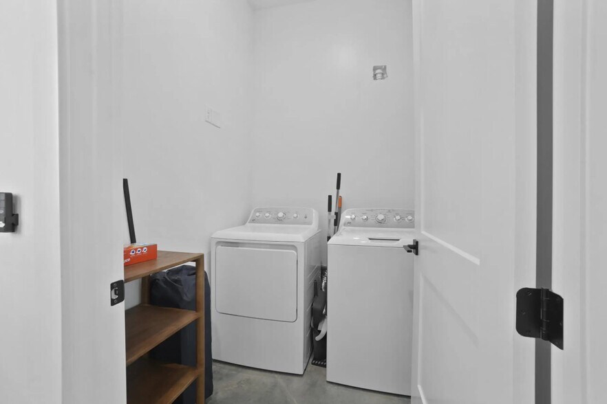 More Photos Of 4346 W Canterbury Rd, Hurricane Multifamily For Sale