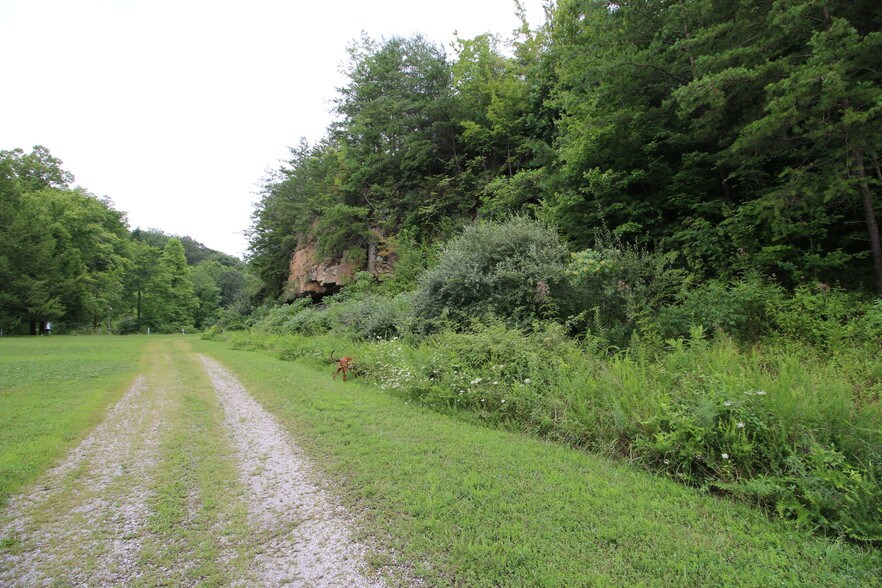 More Photos Of 11251 Highway 90, Parkers Lake Hotel For Sale