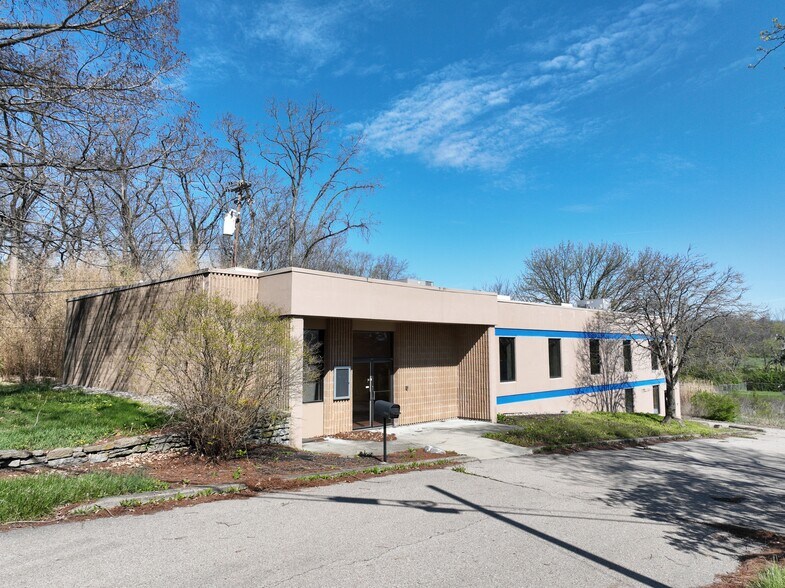 More Photos Of 3989 S US 42, Lebanon Office For Lease