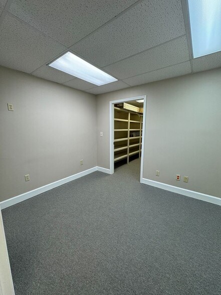 More Photos Of 1369 W Andrew Johnson Hwy, Morristown Medical For Lease
