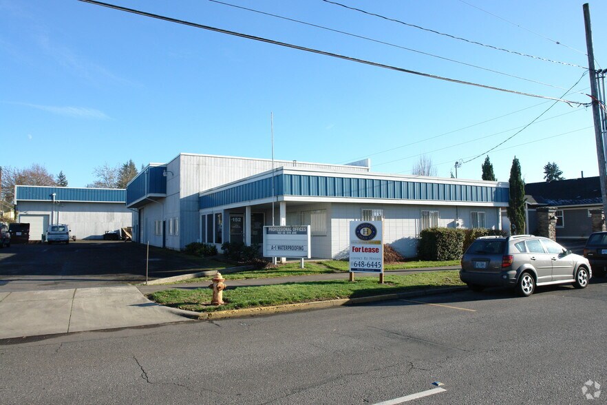 More Photos Of 152 SE 5th Ave, Hillsboro Showroom For Lease