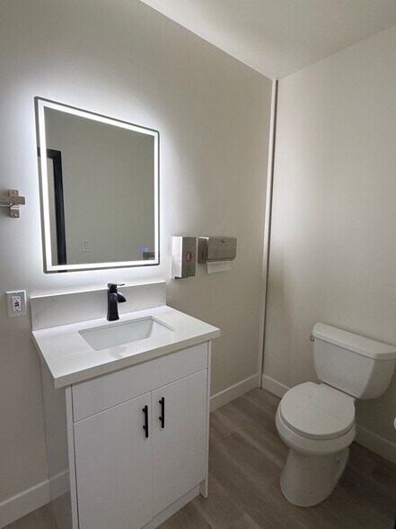 More Photos Of 10549-10555 Jefferson Blvd, Culver City Unknown For Lease