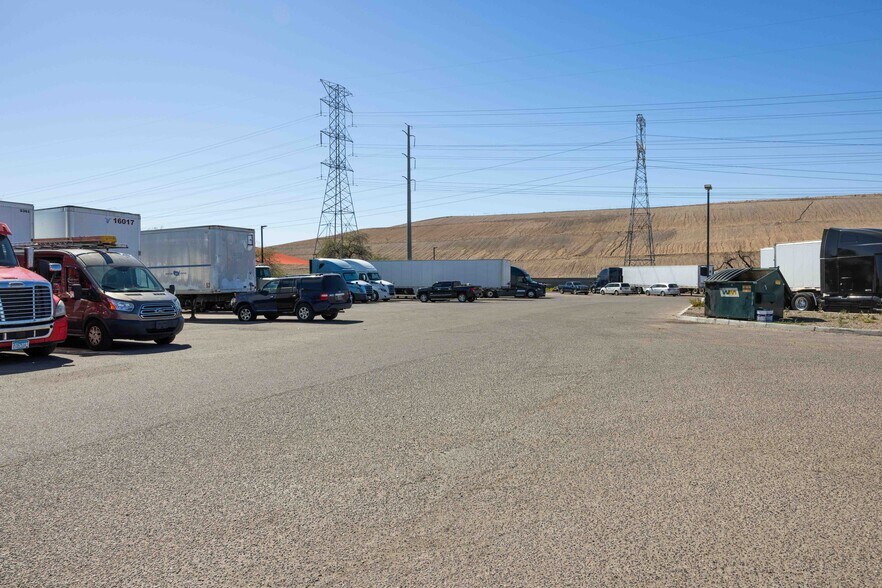 More Photos Of 7190 N 110th Ave, Glendale Land For Lease