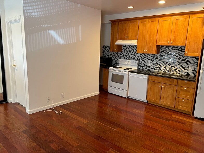 More Photos Of 1100 Clay St, San Francisco Apartments For Sale