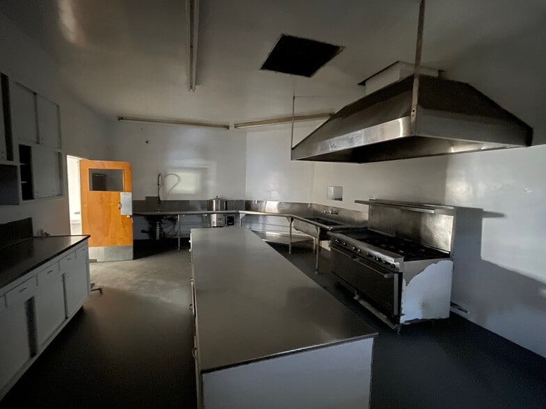 More Photos Of 7216 Valmont St, Tujunga Lodge Meeting Hall For Sale