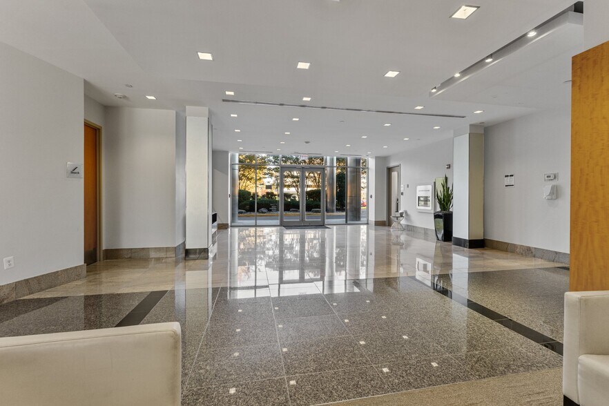 More Photos Of 8229 Boone Blvd, Vienna Unknown For Lease