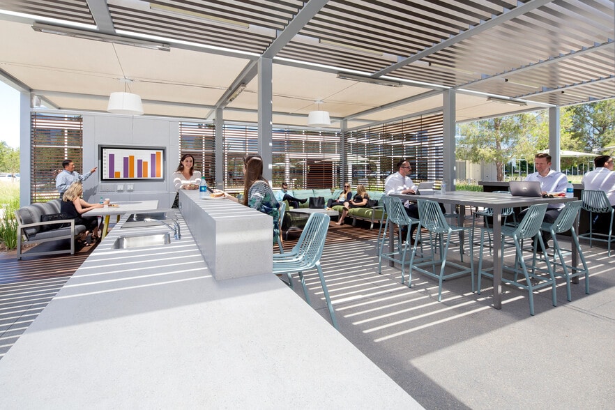 More Photos Of 500 Technology Dr, Irvine Office For Lease