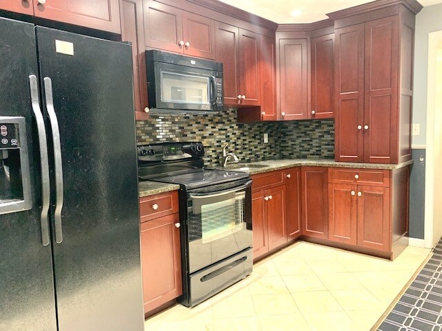 More Photos Of 1318 Kossuth St, Bridgeport Industrial For Sale