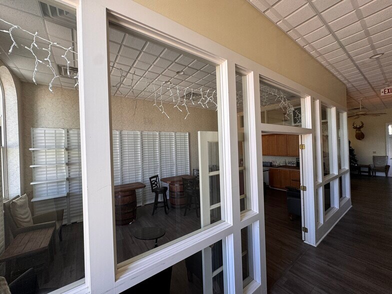 More Photos Of 145 Riley St, Dundee Storefront Retail Office For Sale