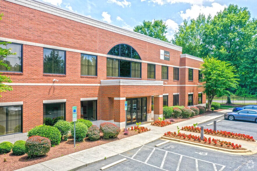 More Photos Of 6047 Tyvola Glen Cir, Charlotte Coworking Space