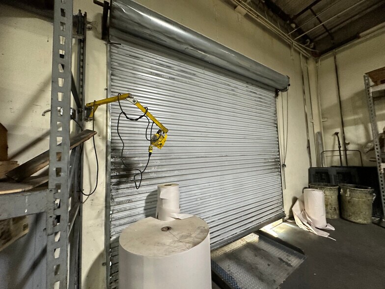 More Photos Of 311 W Central, Valdosta Manufacturing For Sale