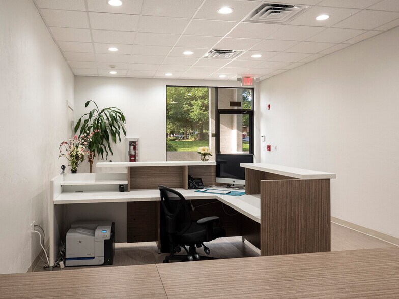 More Photos Of 7020 Nw 11th Pl, Gainesville Office For Sale