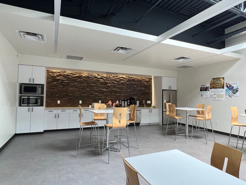 More Photos Of 3801 N Havana St, Denver Distribution For Lease