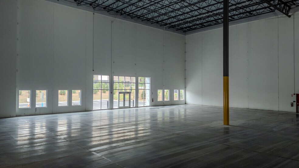 More Photos Of 681 Main St, Belleville Unknown For Lease