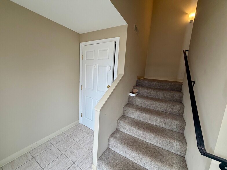 More Photos Of 102 Manor Ave, Bardstown Office For Lease