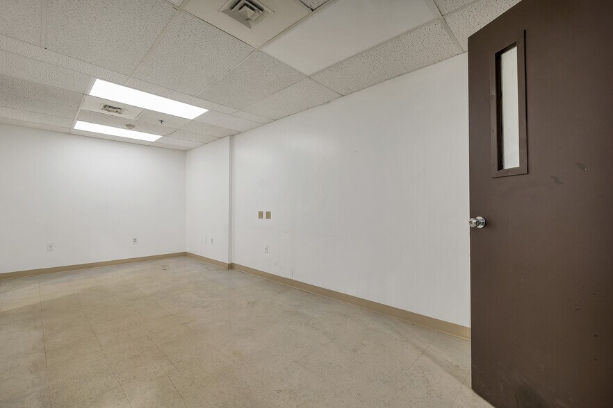 More Photos Of 200 Tilton Rd, Northfield Distribution For Lease