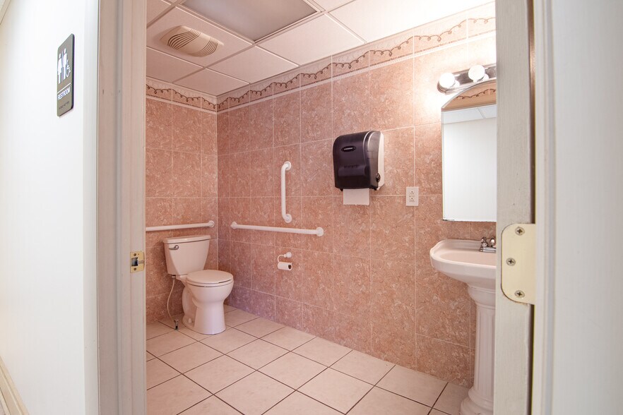 More Photos Of 500 N Pike Rd, Sarver Office Residential For Sale